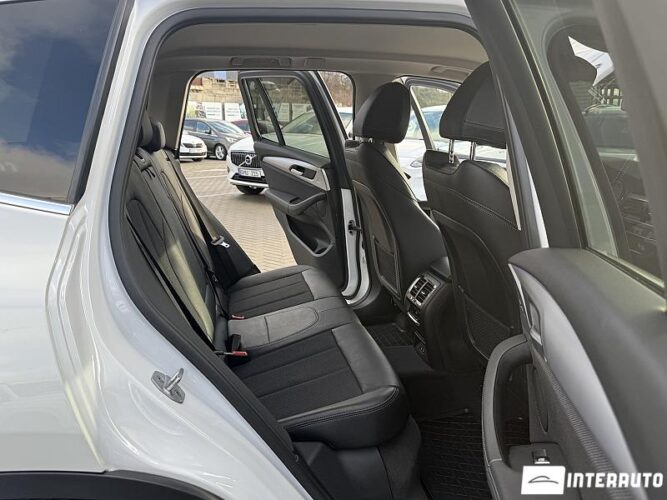 BMW X3 3.0e 49 interauto-car