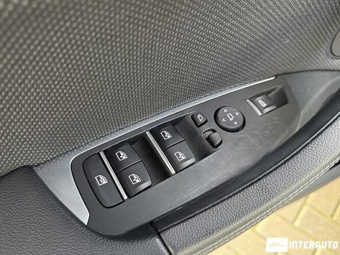 BMW X3 3.0e 54 interauto-car