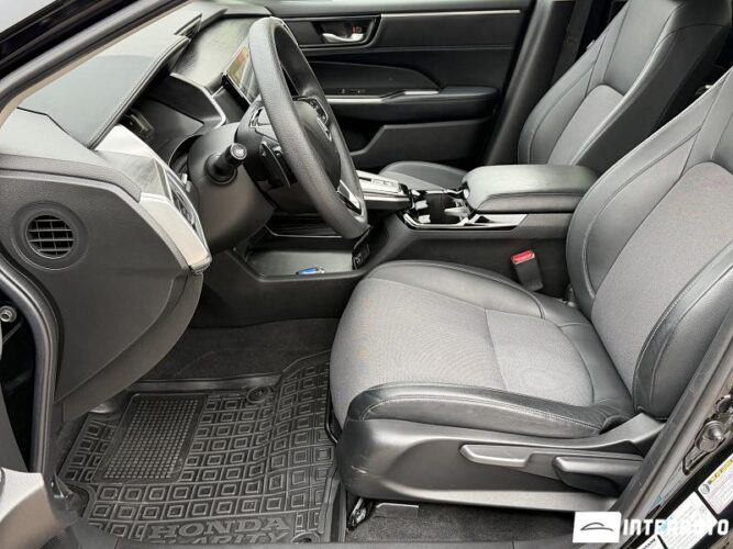 Honda Clarity 38 interauto-car