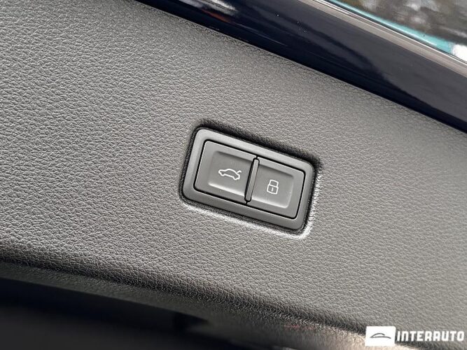 Audi Q5 Sportback 59 interauto-car