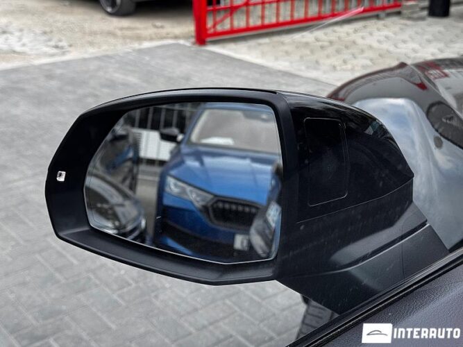 Audi Q5 Sportback 58 interauto-car