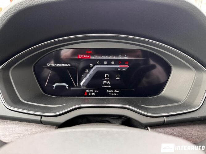 Audi Q5 Sportback 44 interauto-car