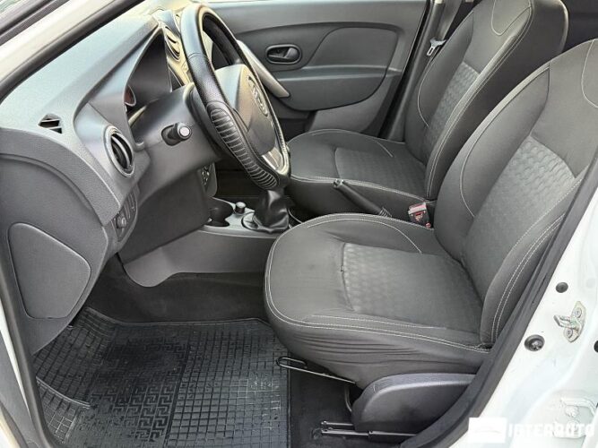 Dacia Sandero 31 interauto-car