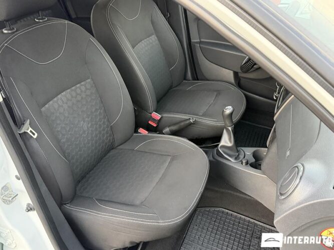 Dacia Sandero 39 interauto-car