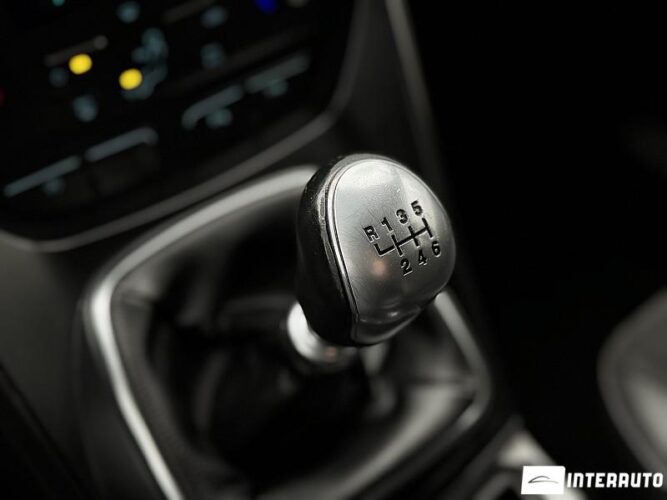 Ford Kuga 46 interauto-car