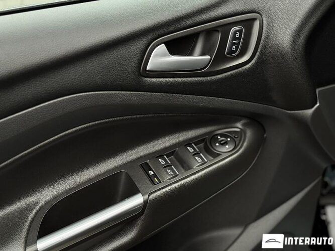 Ford Kuga 37 interauto-car