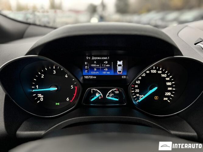 Ford Kuga 42 interauto-car