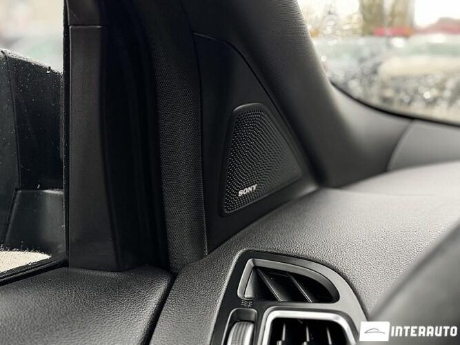 Ford Kuga 38 interauto-car