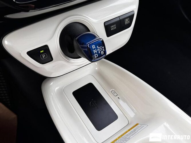 Toyota Prius 41 interauto-car