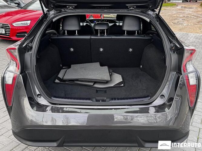 Toyota Prius 47 interauto-car