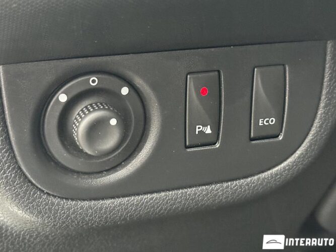 Dacia Logan MCV 44 interauto-car