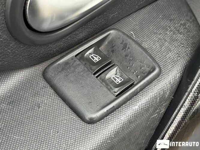 Dacia Logan MCV 43 interauto-car