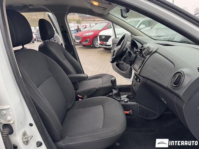 Dacia Logan MCV 40 interauto-car