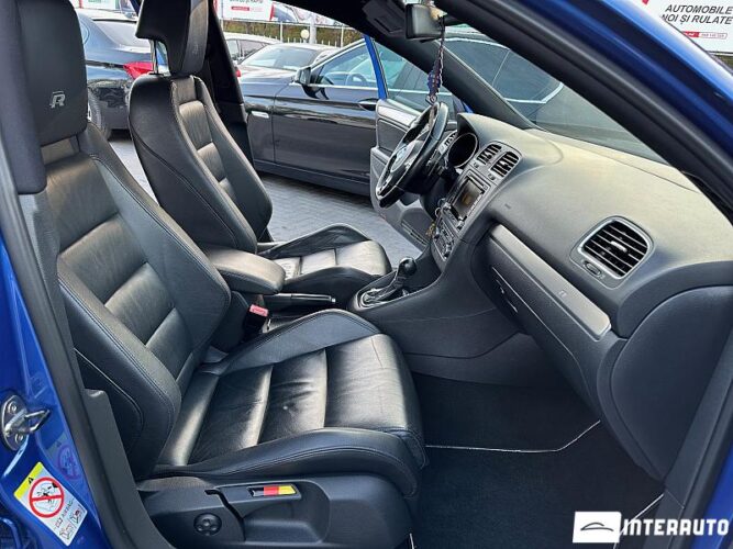 Volkswagen Golf R 46 interauto-car