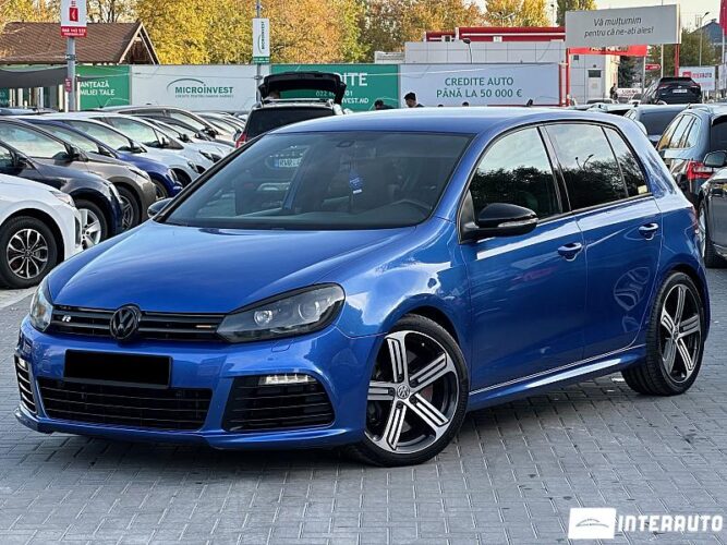 Volkswagen Golf R 33 interauto-car