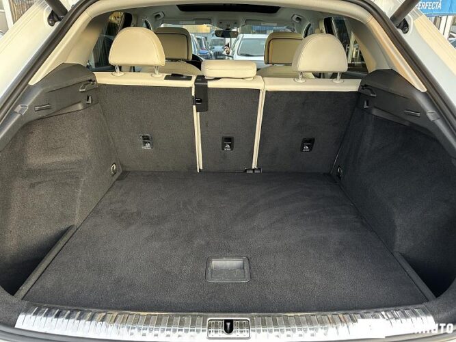 Audi Q3 54 interauto-car