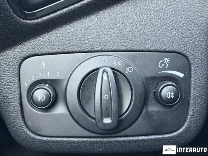 Ford C-MAX 37 interauto-car