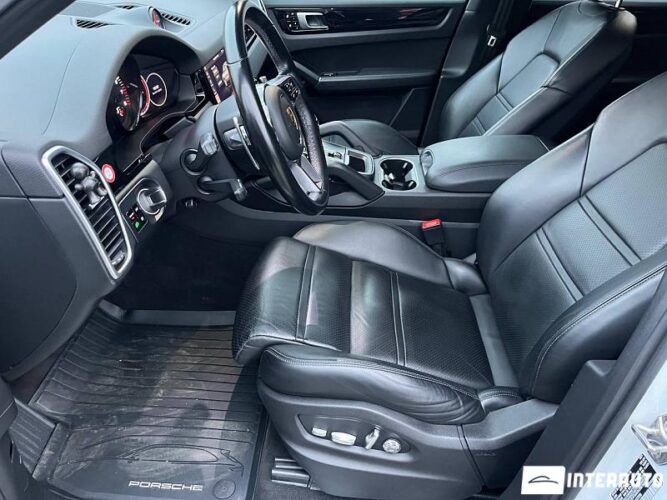 Porsche Cayenne 35 interauto-car