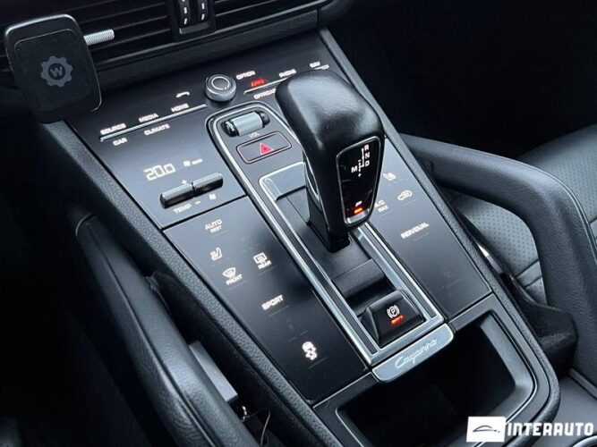 Porsche Cayenne 45 interauto-car