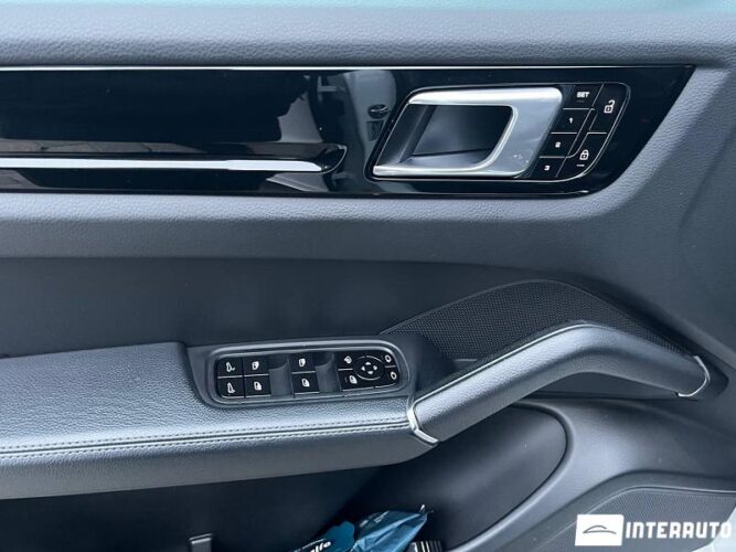 Porsche Cayenne 34 interauto-car