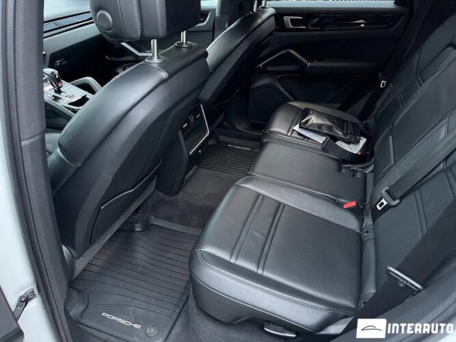 Porsche Cayenne 46 interauto-car