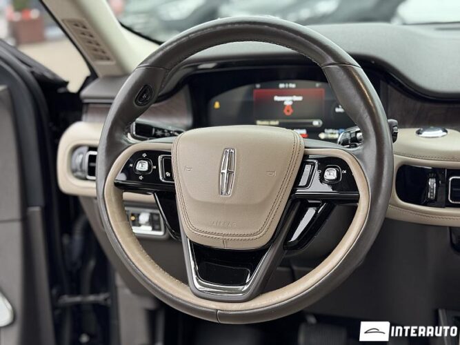 Lincoln Aviator 40 interauto-car