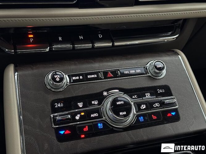 Lincoln Aviator 44 interauto-car