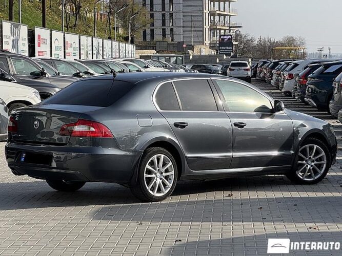 Skoda Superb 32 interauto-car
