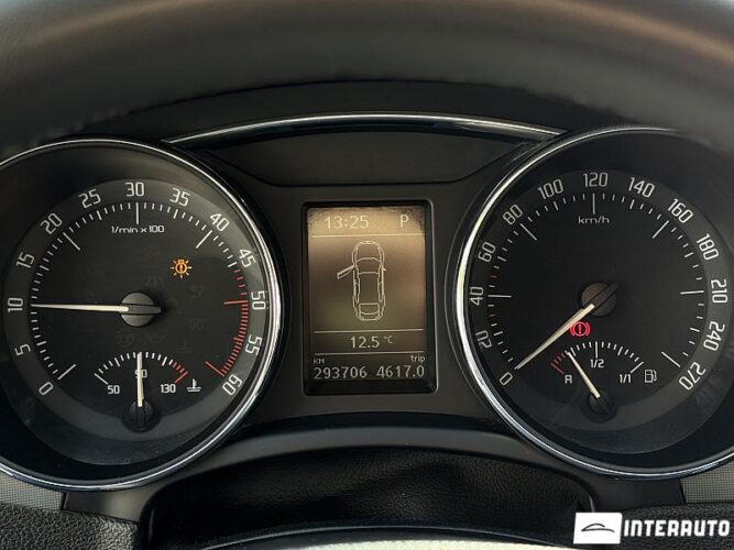 Skoda Superb 37 interauto-car