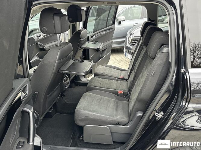 Volkswagen Touran 42 interauto-car