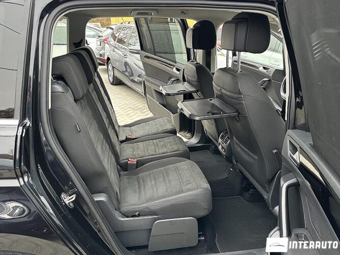 Volkswagen Touran 44 interauto-car