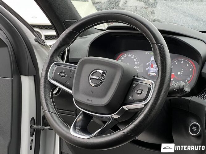 Volvo XC 40 42 interauto-car