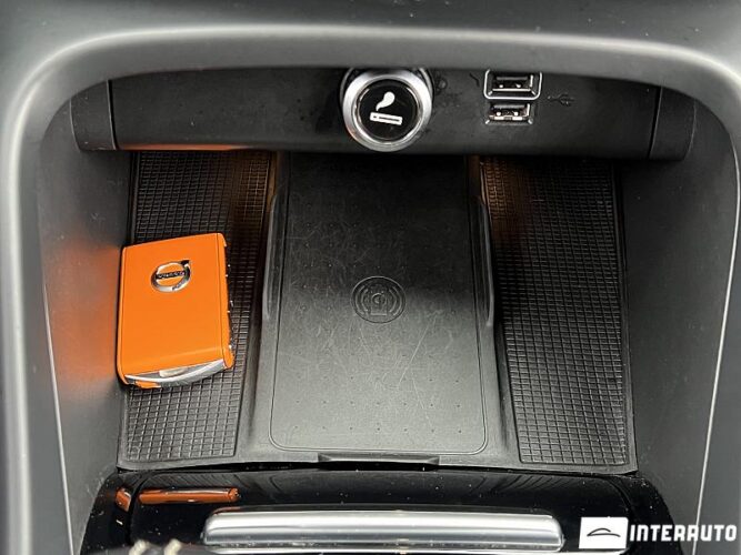 Volvo XC 40 48 interauto-car