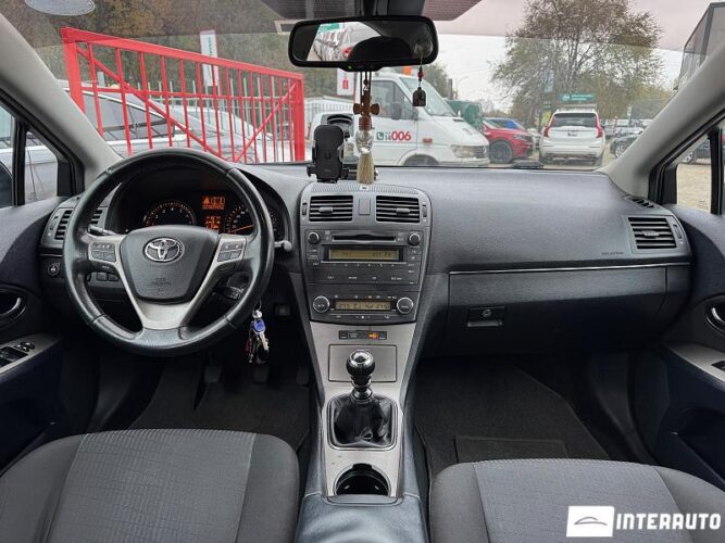 Toyota Avensis 32 interauto-car