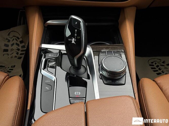 BMW 530e 42 interauto-car