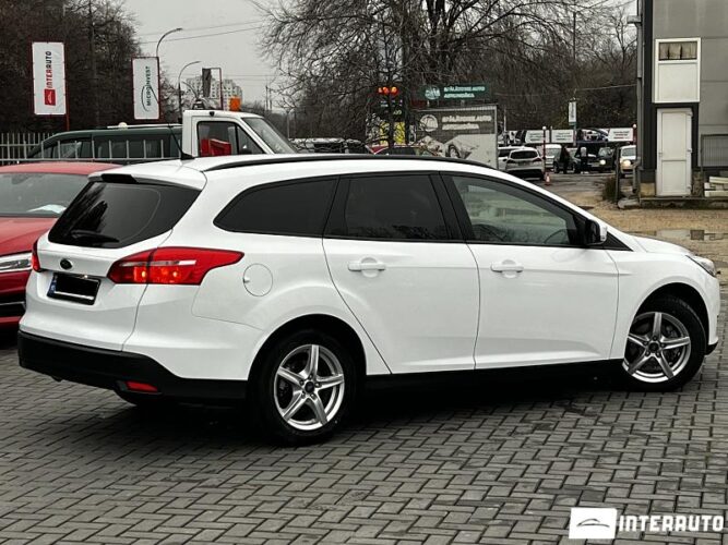Ford Focus 31 interauto-car