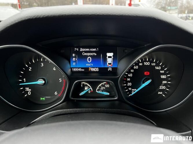 Ford Focus 36 interauto-car