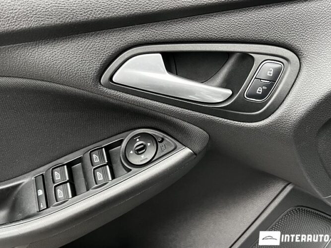 Ford Focus 40 interauto-car