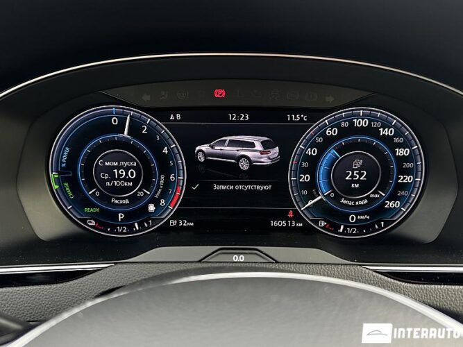 Volkswagen Passat GTE 41 interauto-car