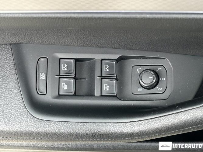 Volkswagen Passat GTE 51 interauto-car