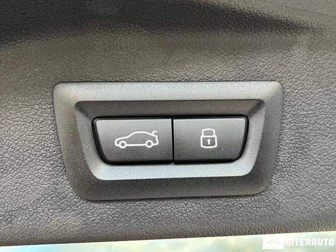 BMW X7 4.0d 62 interauto-car