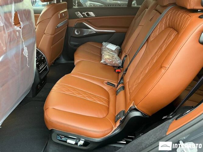 BMW X7 4.0d 57 interauto-car