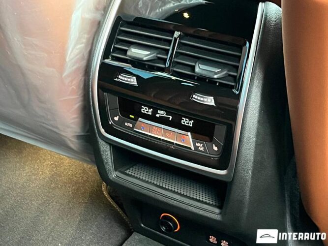 BMW X7 4.0d 56 interauto-car