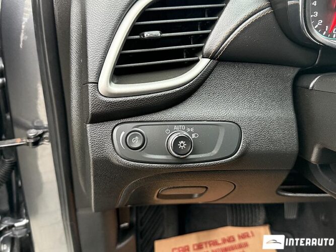 Chevrolet Trax 46 interauto-car