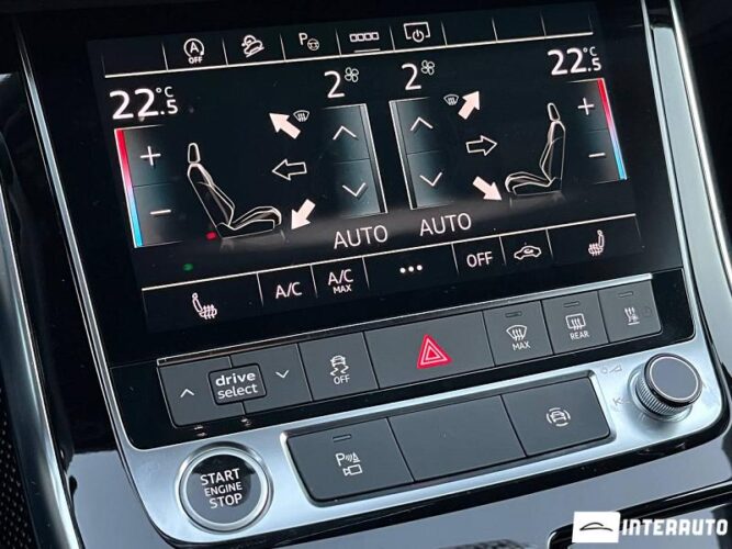 Audi Q7 40 interauto-car