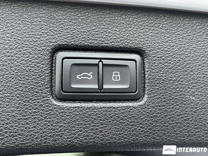 Audi Q7 45 interauto-car