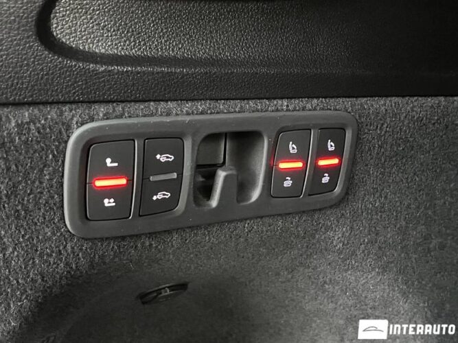 Audi Q7 46 interauto-car