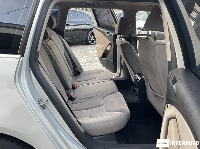 Volkswagen Passat 42 interauto-car