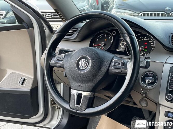 Volkswagen Passat 35 interauto-car