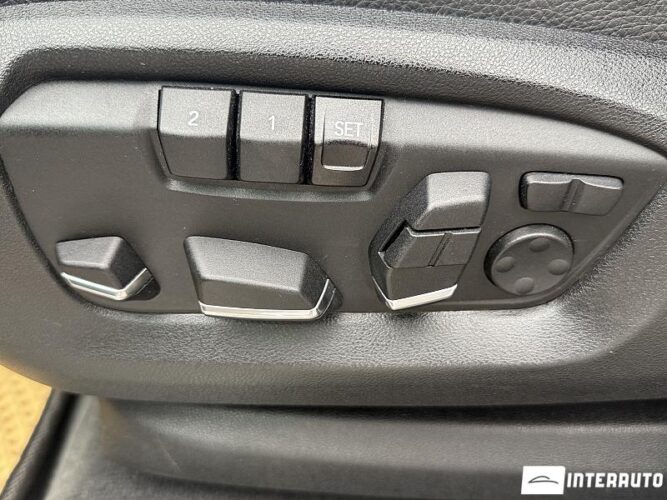 BMW X5 2.5D 50 interauto-car